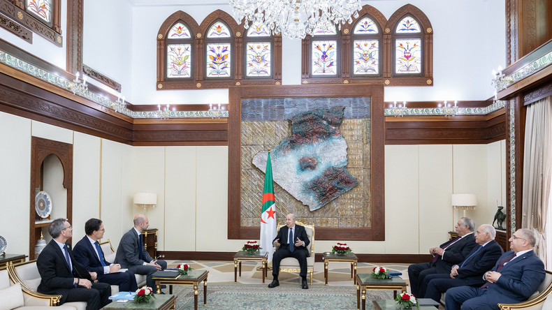 Alger exige l’expulsion « immédiate » de 15 agents de l’ambassade de France